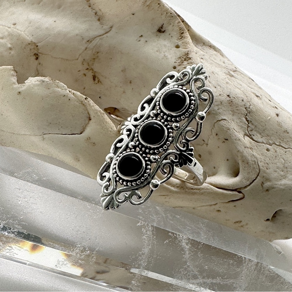 ARTISAN Sterling Silver Filigree Black Onyx Healing Crystal Ring - Picture 3 of 6